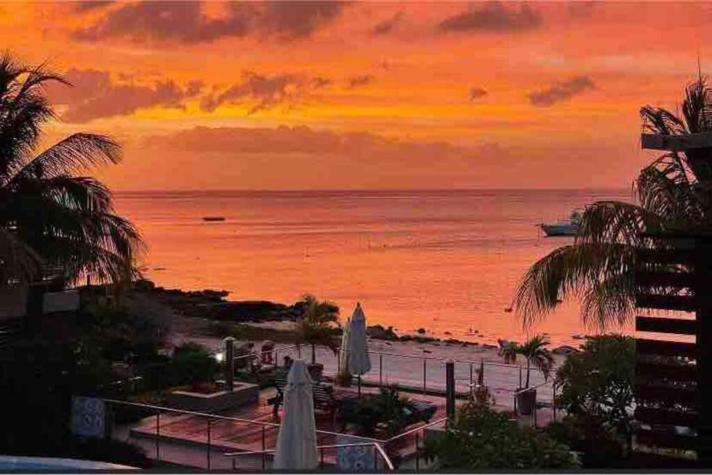 Beachfront Le Cerisier Trou Aux Biches, Mon Choisy Apartment Mont-Choisy Exterior photo